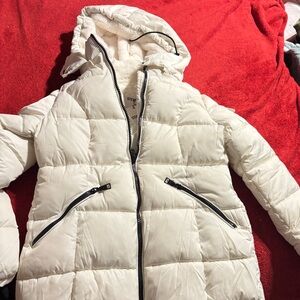 Steve Madden Women’s Cream Puffer Jacket size Small . NWT